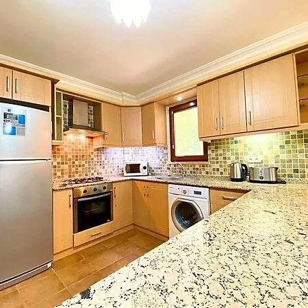 Lochville 2 Bedroom With Private Pool 3* Дальян