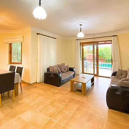 Lochville 2 Bedroom With Private Pool 3* Дальян